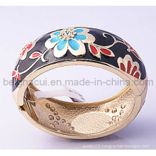 Fashion Design Bangle